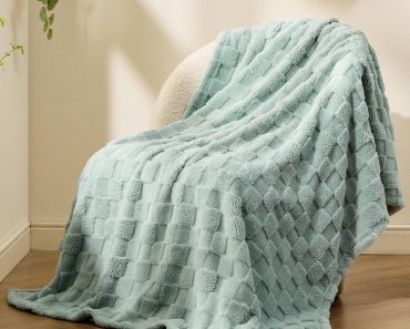 Bedsure Sage Green Fleece Blanket – Only $9.59!