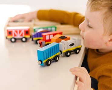 Melissa & Doug Wooden Magnetic Train Cars – Only $12.39!