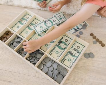 Melissa & Doug Play Money Set – Only $13.59!