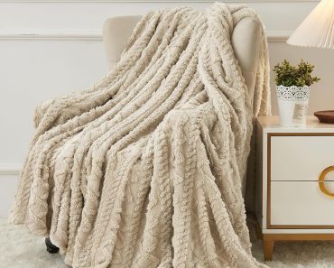 Aganear Fleece Throw Blanket – Only $12.10!